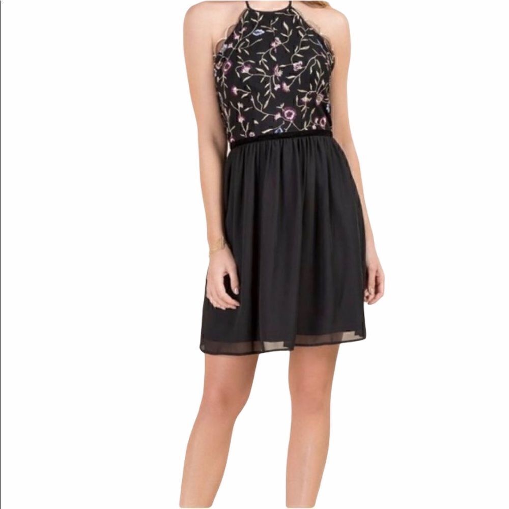 NWT Francesca' Halter Embroidered Floral Dress NEW